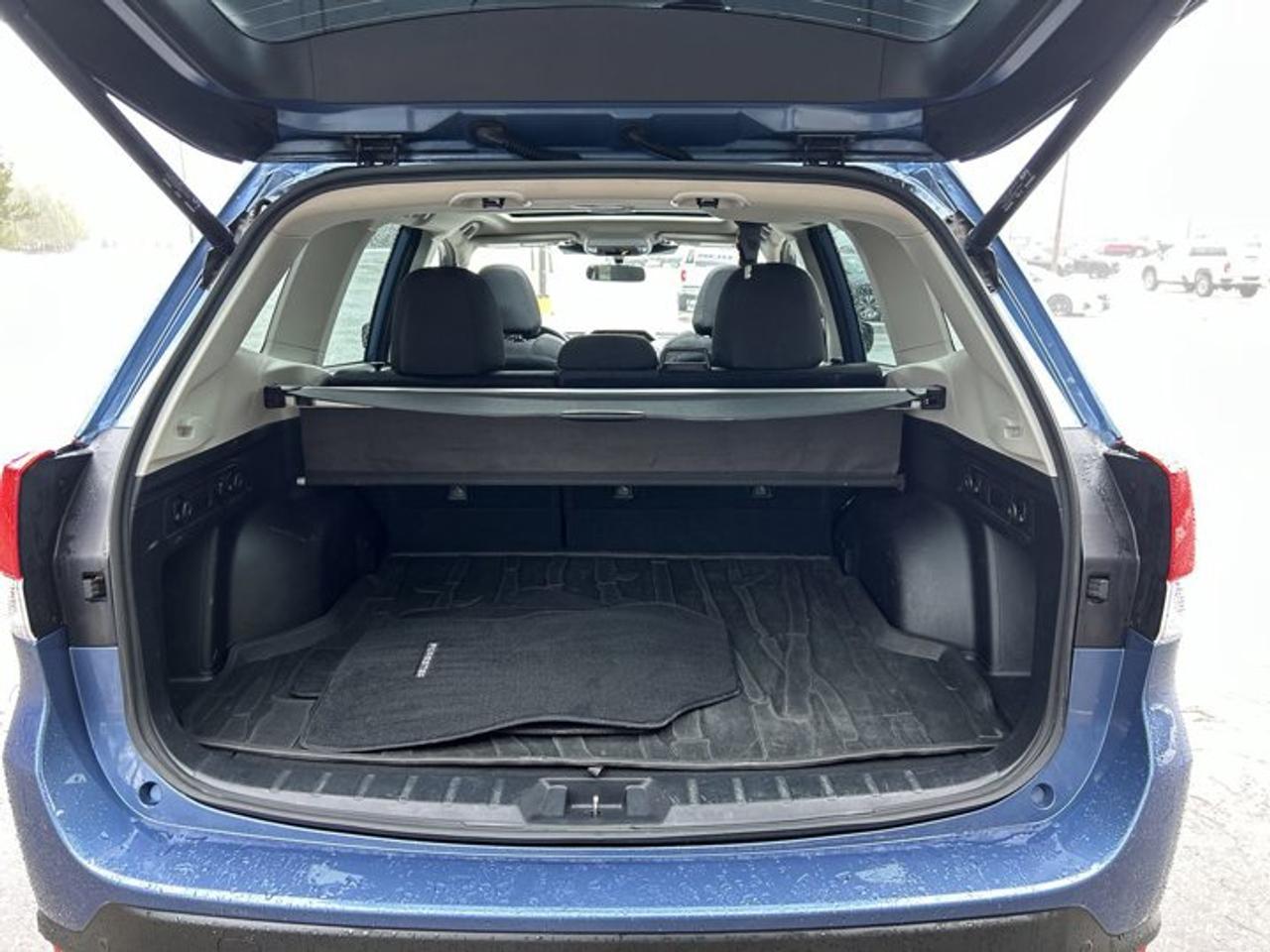 2024 Subaru Forester TOURING AWD Photo