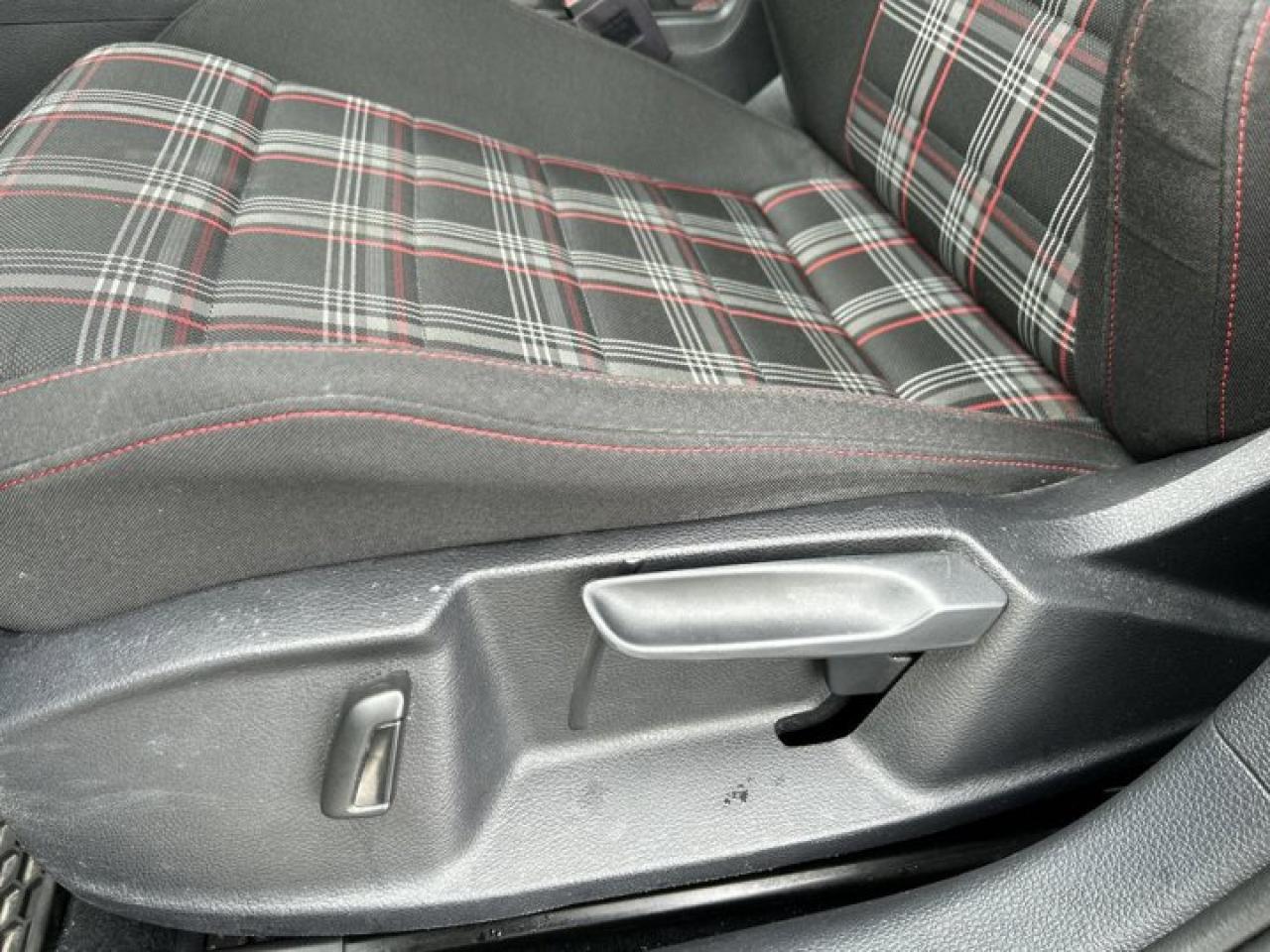 2019 Volkswagen Golf GTI Photo