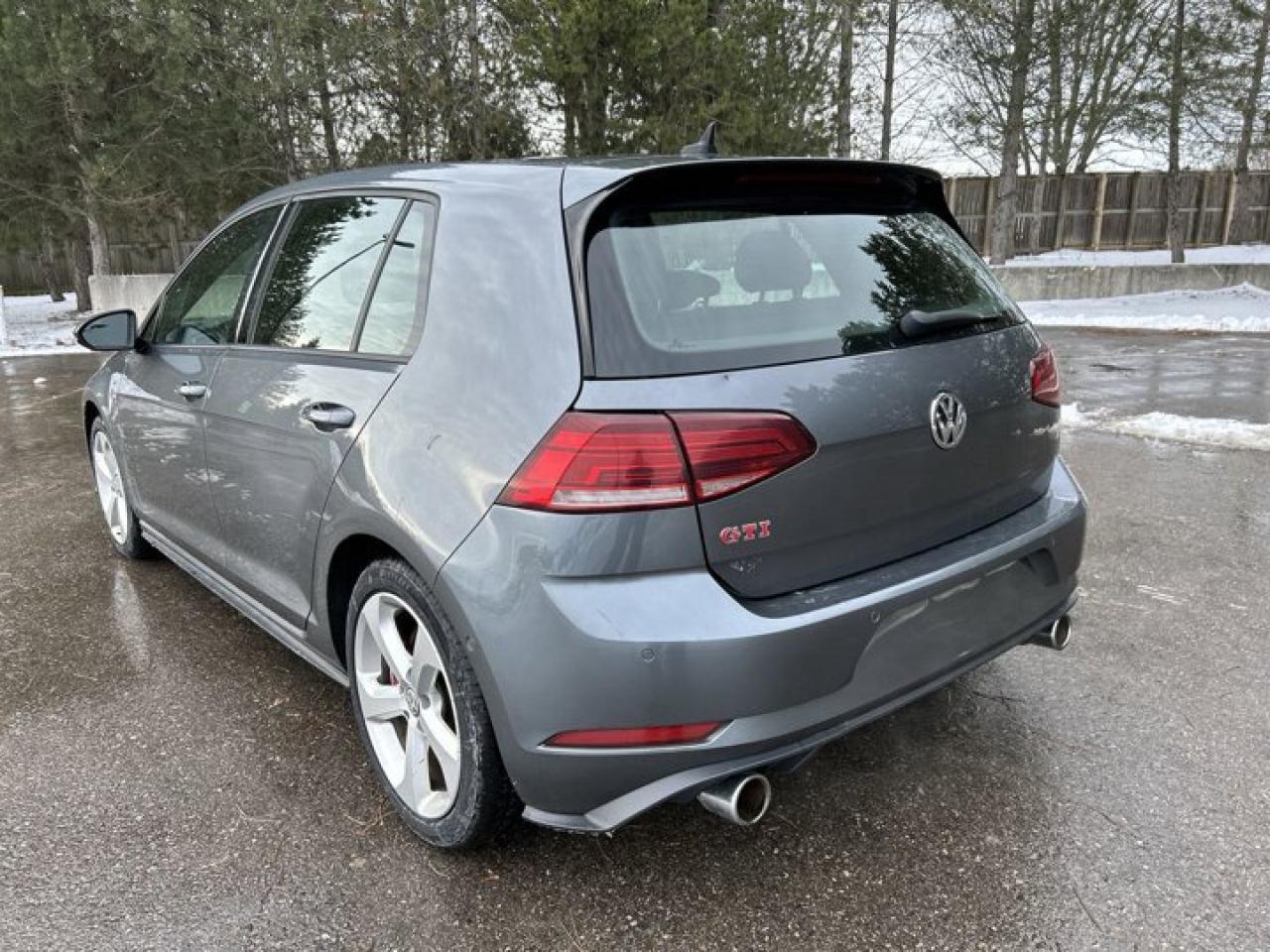 2019 Volkswagen Golf GTI Photo