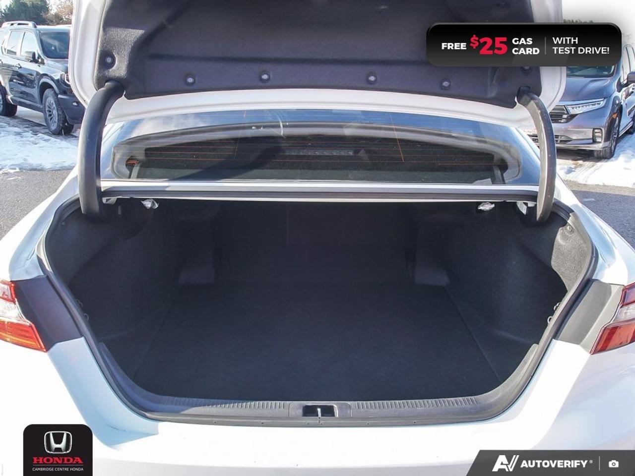 2023 Toyota Camry SE Photo