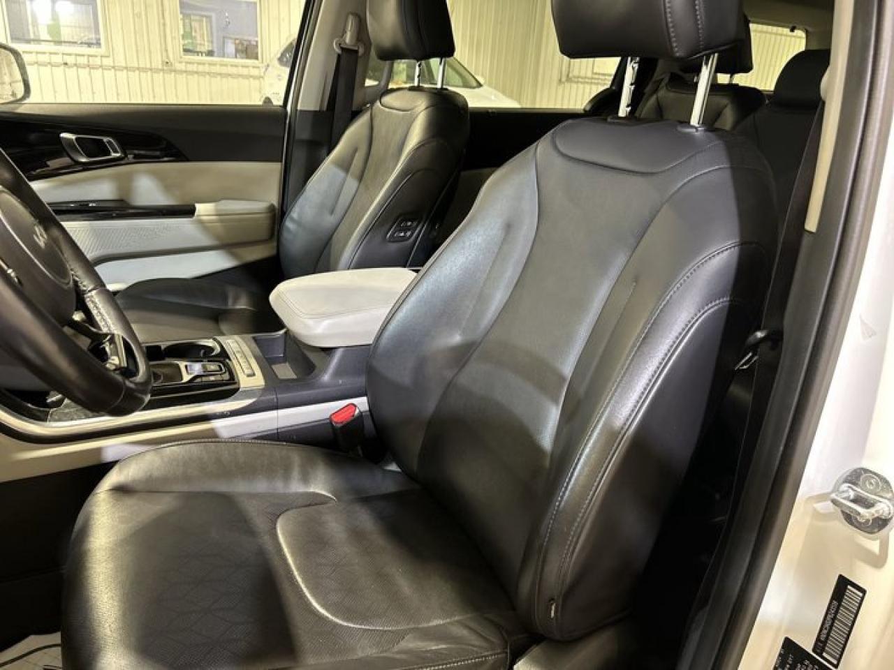 2023 Kia Carnival EX | Remote Start | Leather Seats | Heated Seats Photo