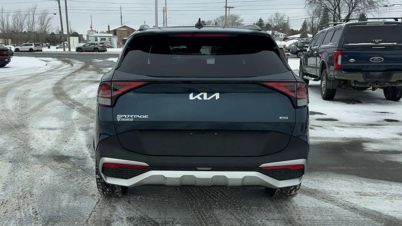 2023 Kia Sportage EX AWD, MOONROOF, HEATED STEERING WHEEL, HEATED LEATHER SEATS, NAV, BACK UP CAM!! Photo2