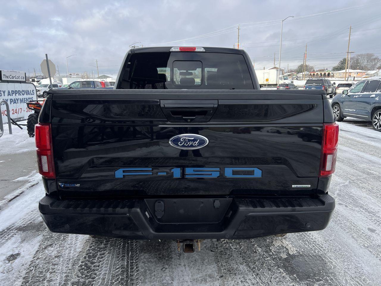 2020 Ford F-150 Lariat 4X4, MOONROOF, HEATED LEATHER SEATS, POWER LIFTGATE, NAV, BACK UP CAM!! Photo