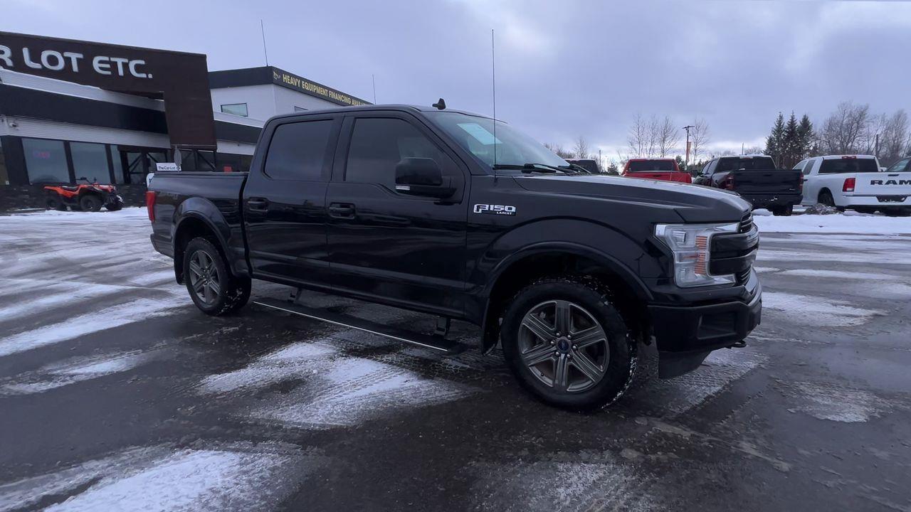 2020 Ford F-150 Lariat 4X4, MOONROOF, HEATED LEATHER SEATS, POWER LIFTGATE, NAV, BACK UP CAM!! Photo