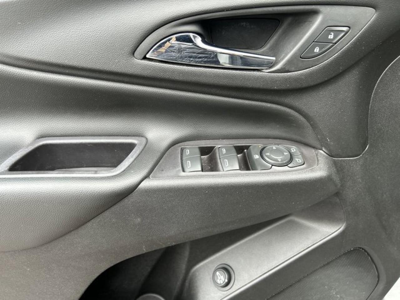 2020 Chevrolet Equinox LT Photo