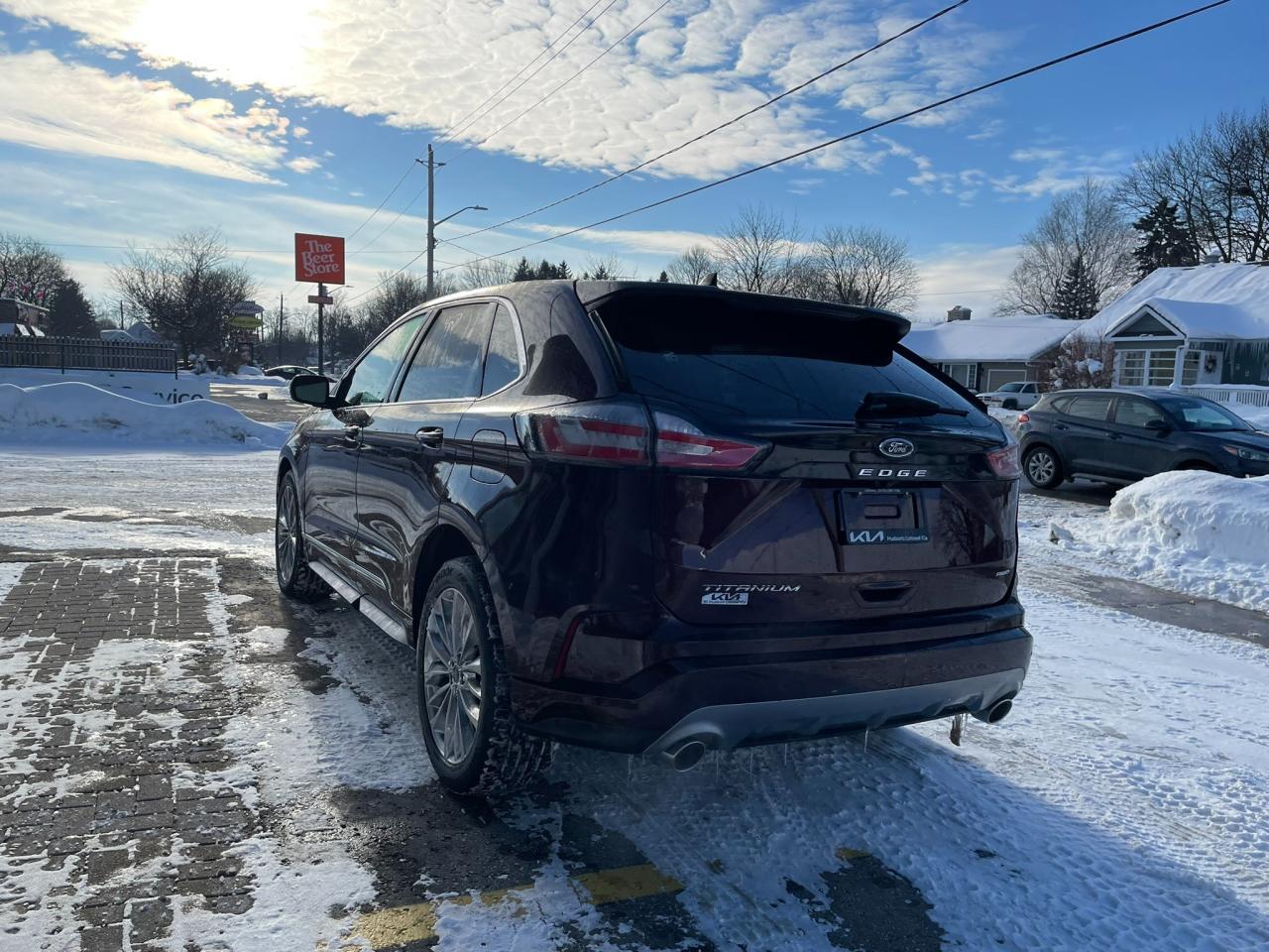 2022 Ford Edge Titanium Panoramic Sunroof | Navigation | 20" Wheels Photo