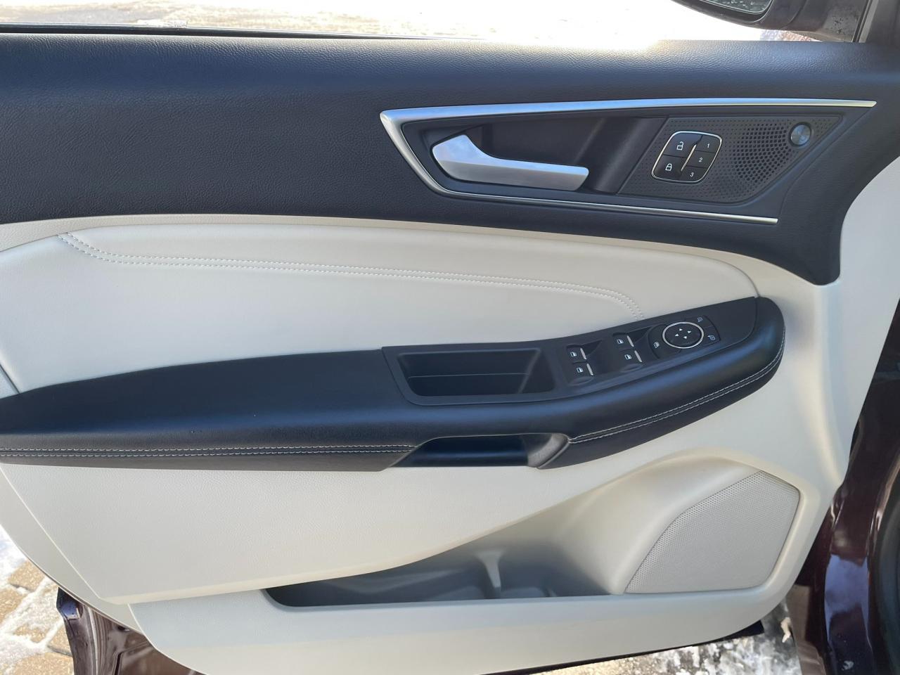 2022 Ford Edge Titanium Panoramic Sunroof | Navigation | 20" Wheels Photo