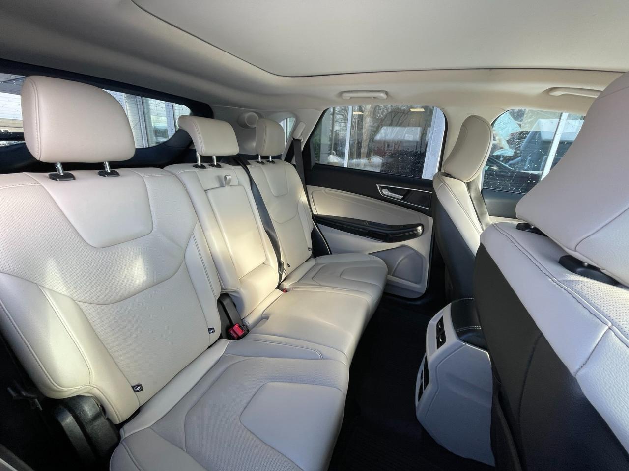 2022 Ford Edge Titanium Panoramic Sunroof | Navigation | 20" Wheels Photo