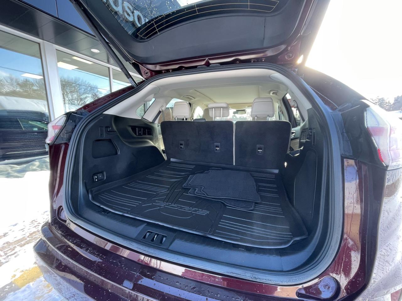 2022 Ford Edge Titanium Panoramic Sunroof | Navigation | 20" Wheels Photo