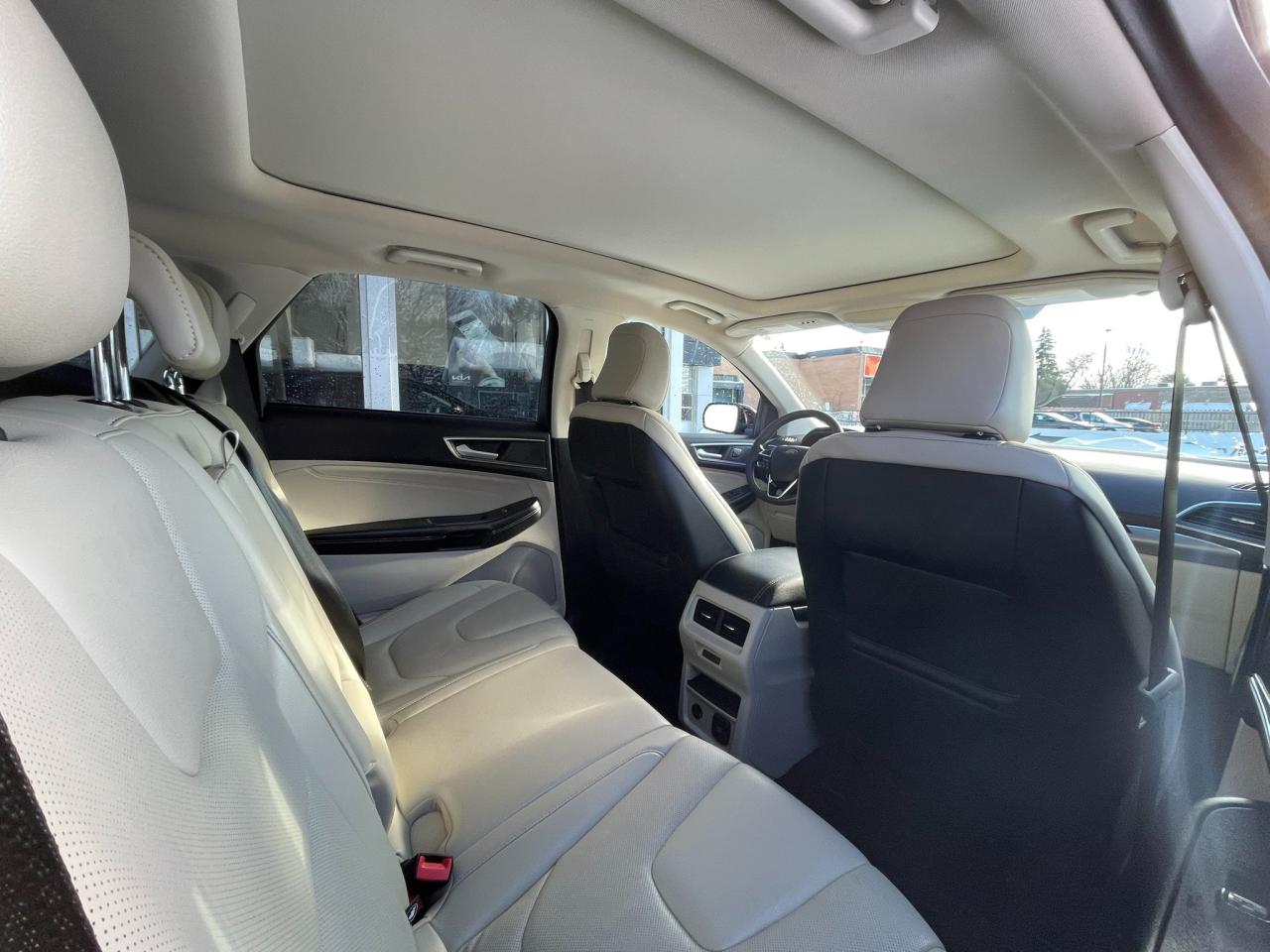 2022 Ford Edge Titanium Panoramic Sunroof | Navigation | 20" Wheels Photo