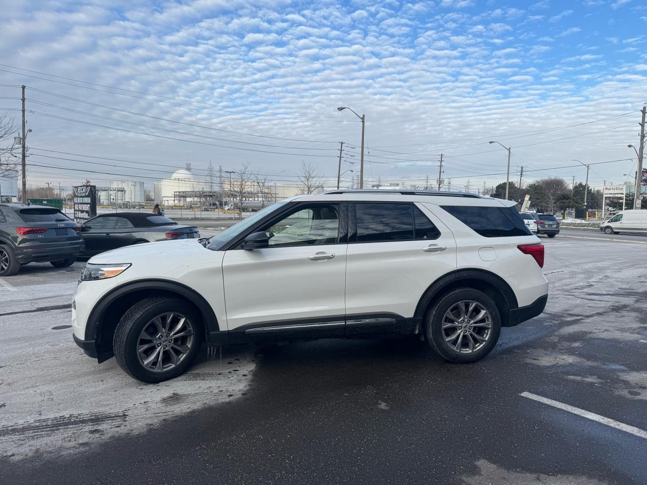 2022 Ford Explorer LIMITED 4WD 7 PASS LEATHER PAN/ROOF NAV B/SPOT CAM Photo3