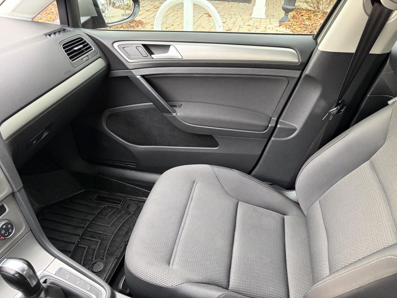 2015 Volkswagen Golf TRENDLINE - Photo #10