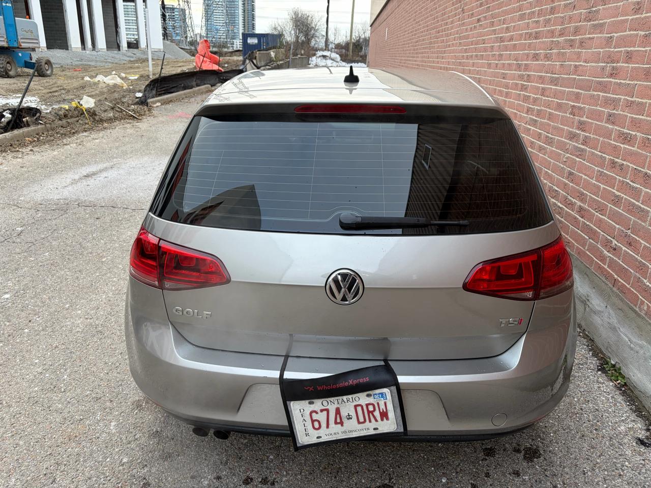 2015 Volkswagen Golf TRENDLINE Photo4