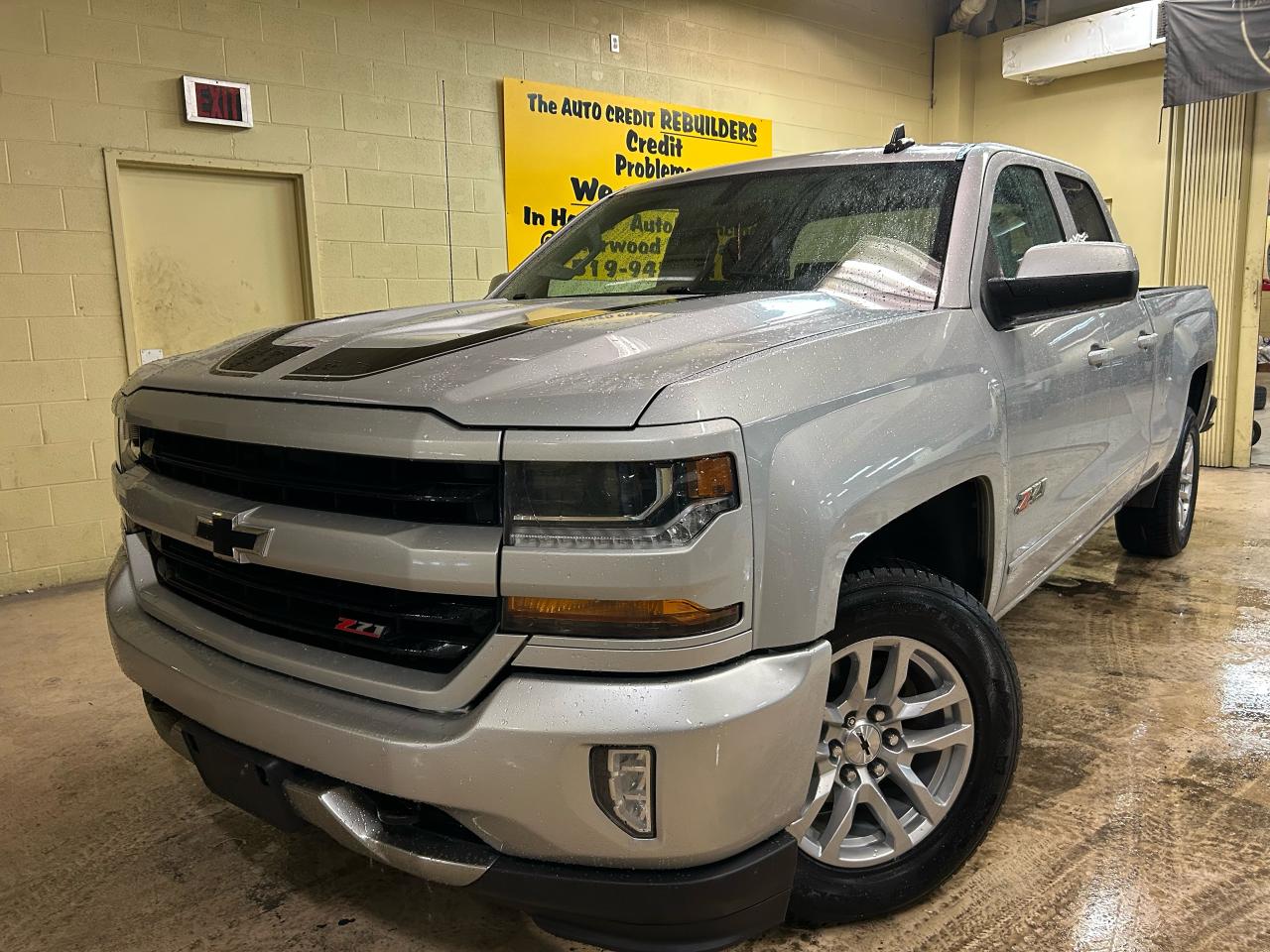 Used 2018 Chevrolet Silverado 1500 LT for sale in Windsor, ON