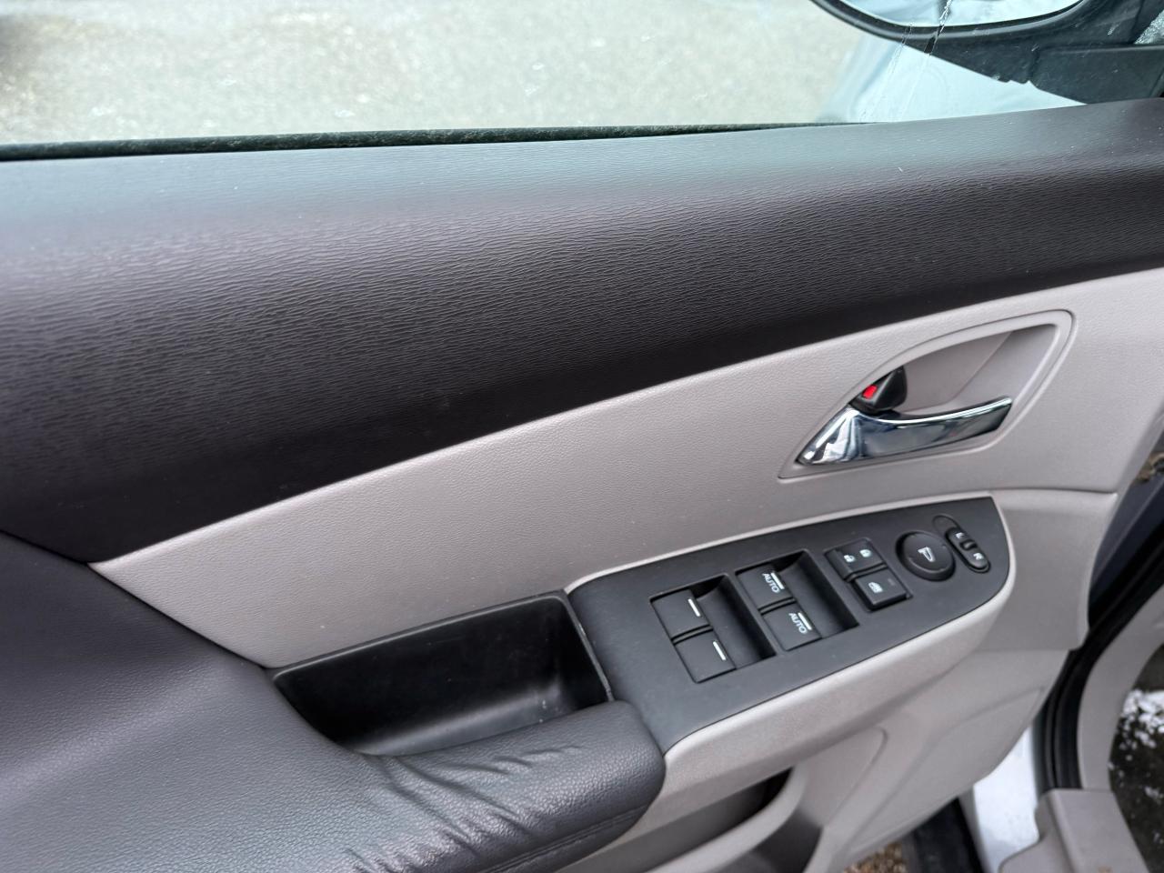 2016 Honda Odyssey EX Power door back up camera - Photo #6