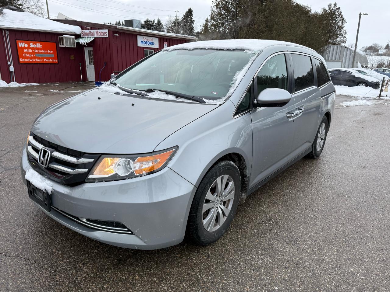 2016 Honda Odyssey EX Power door back up camera - Photo #3