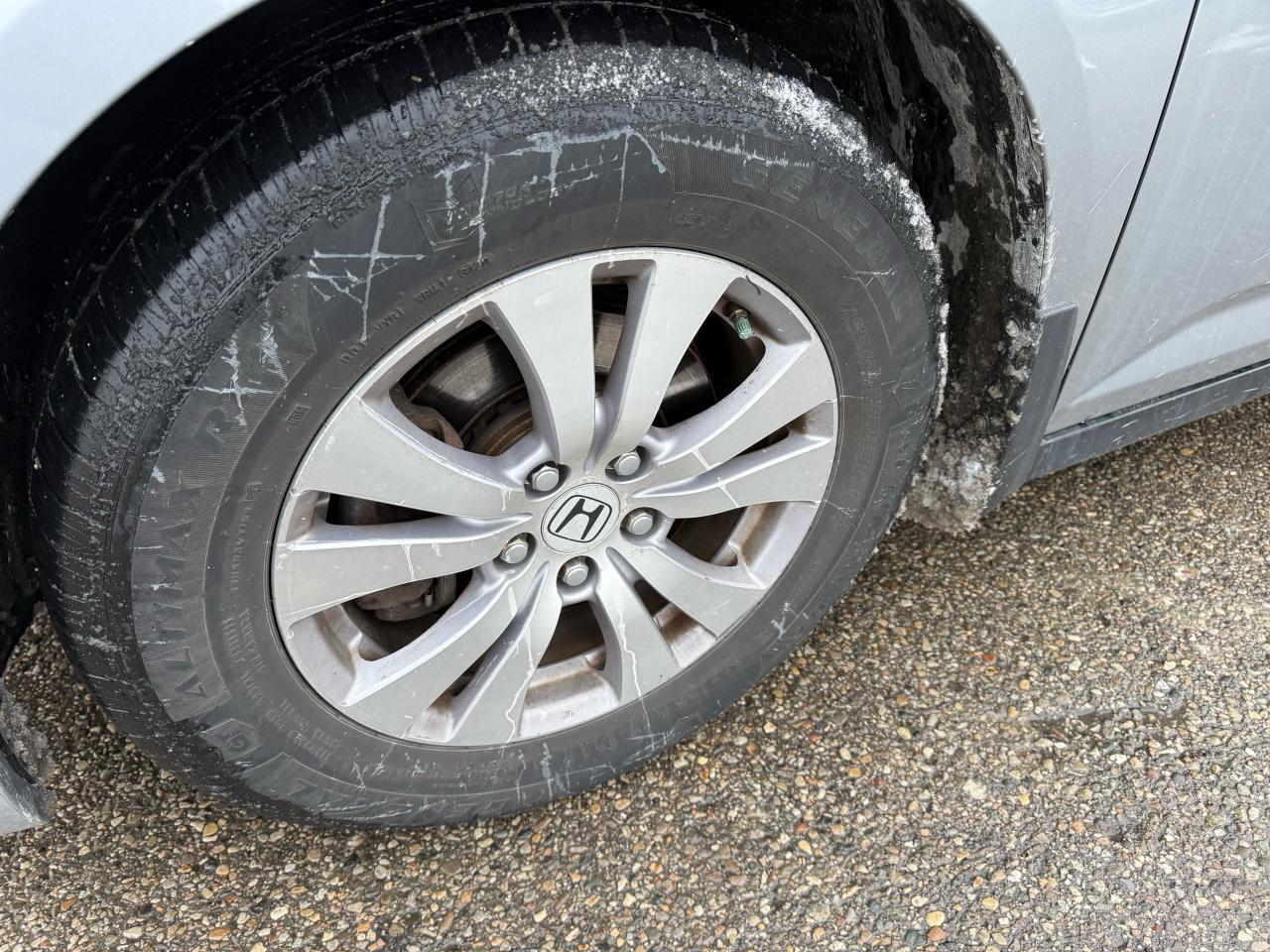 2016 Honda Odyssey EX Power door back up camera - Photo #17