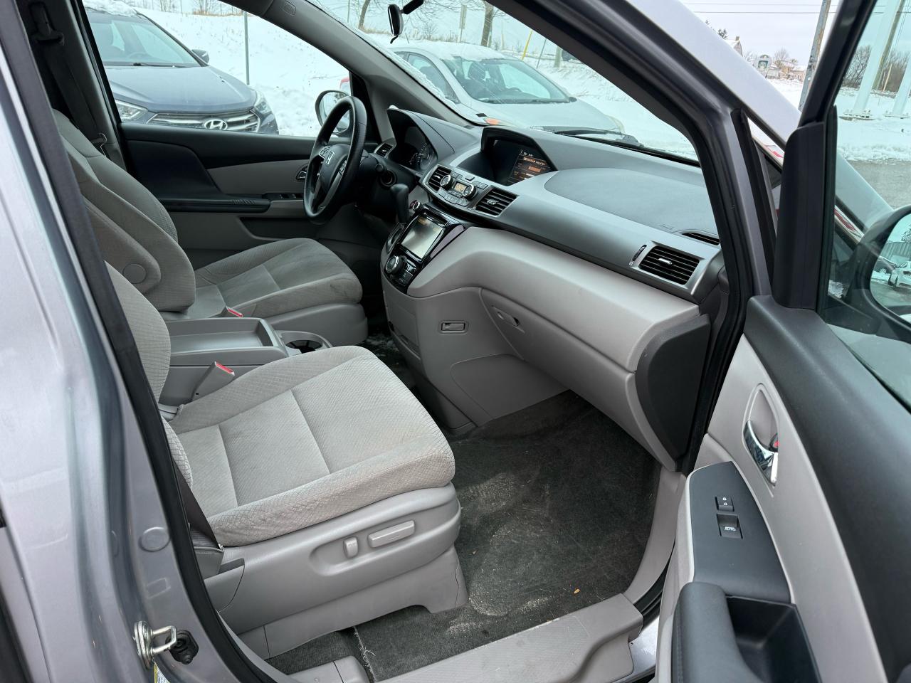 2016 Honda Odyssey EX Power door back up camera - Photo #16