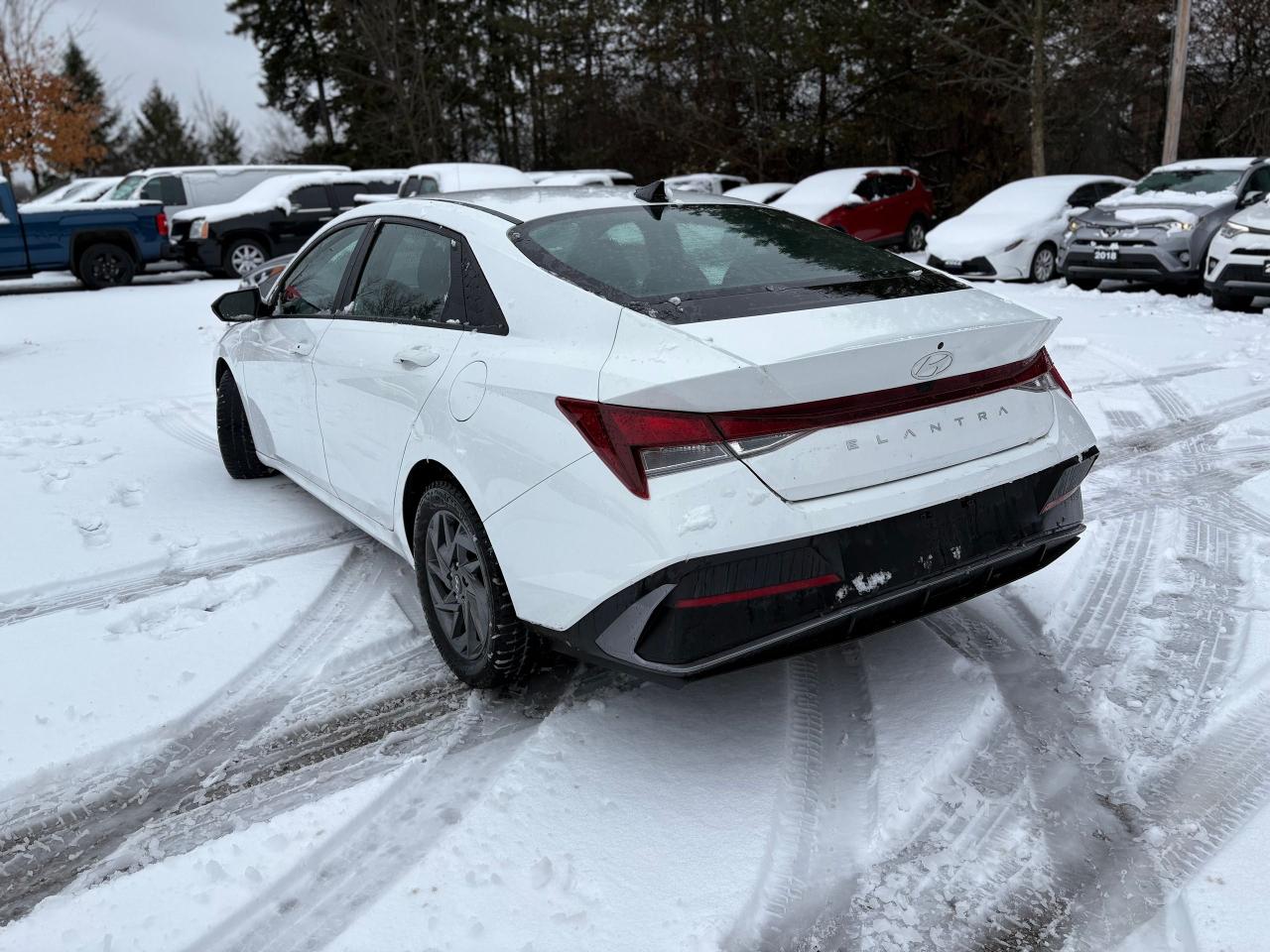 2024 Hyundai Elantra ONE OWNER,NO ACCIDENT HISTORY,SAFETY+WARRANTY INCL Photo3