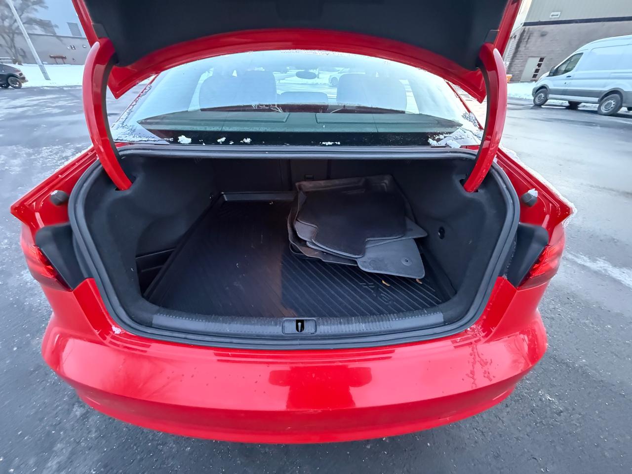 2015 Audi A3 2.0T Komfort | HEATED SEATS | ROOF | AWD Photo14