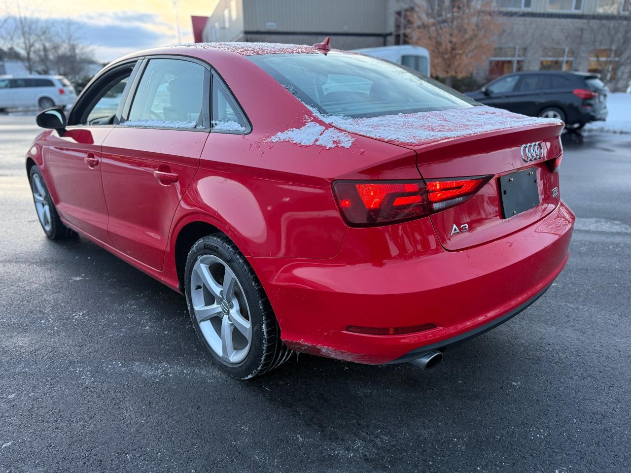 2015 Audi A3 2.0T Komfort | HEATED SEATS | ROOF | AWD Photo4