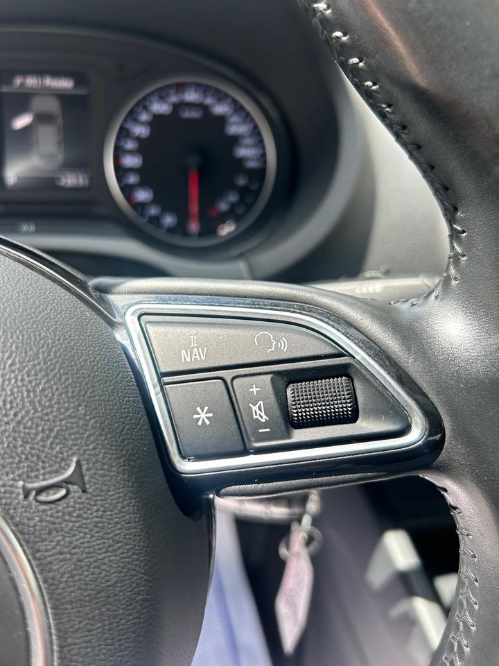 2015 Audi A3 2.0T Komfort | HEATED SEATS | ROOF | AWD - Photo #20