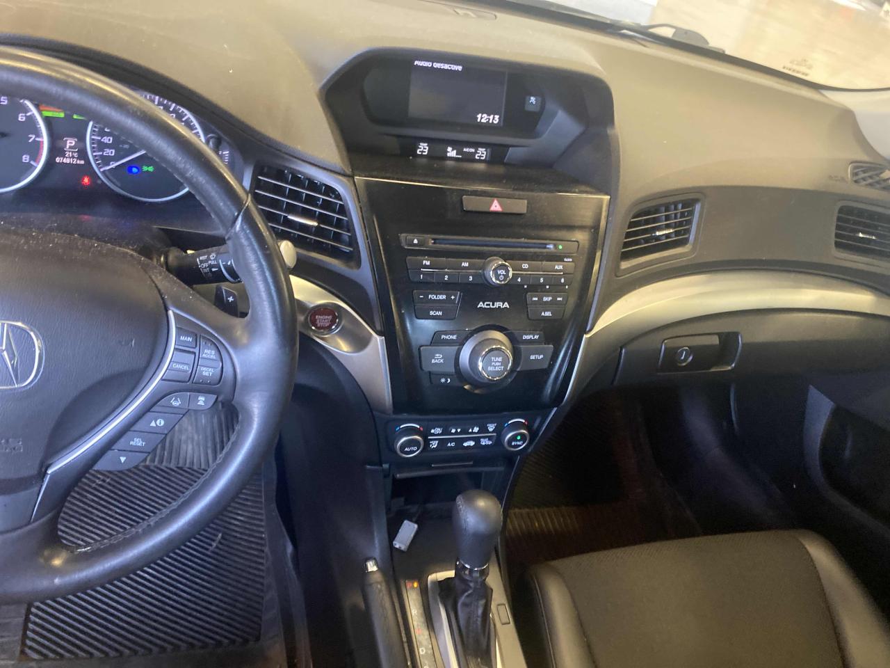 2017 Acura ILX BASE | LEATHER | SUPER LOW KM!!! Photo30