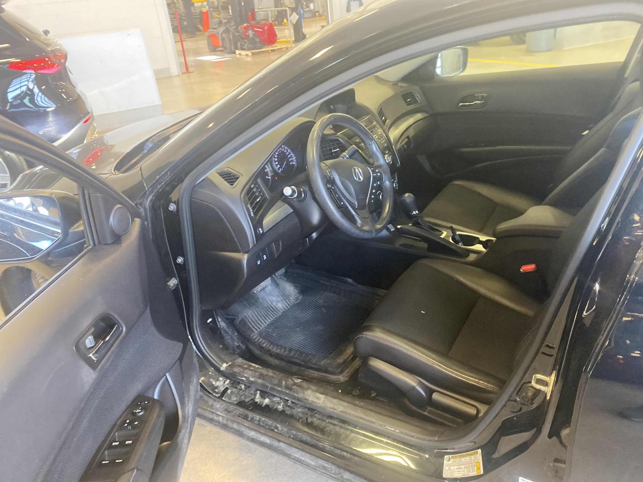 2017 Acura ILX BASE | LEATHER | SUPER LOW KM!!! Photo29