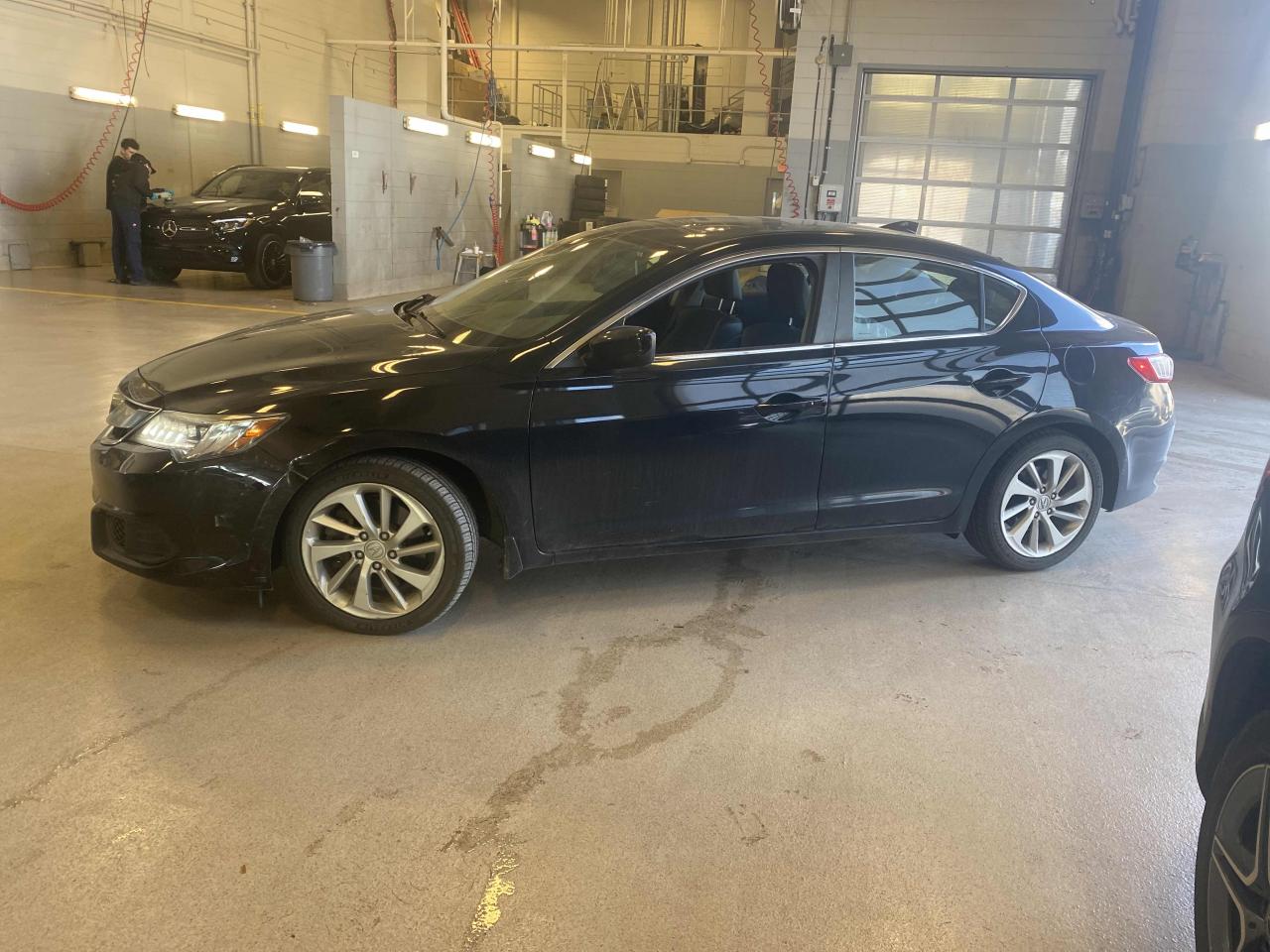 2017 Acura ILX BASE | LEATHER | SUPER LOW KM!!! Photo4