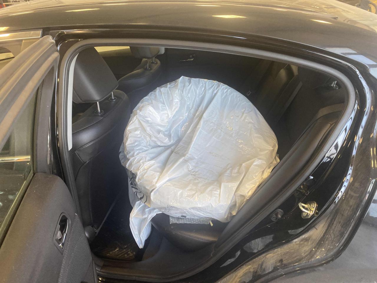 2017 Acura ILX BASE | LEATHER | SUPER LOW KM!!! Photo33