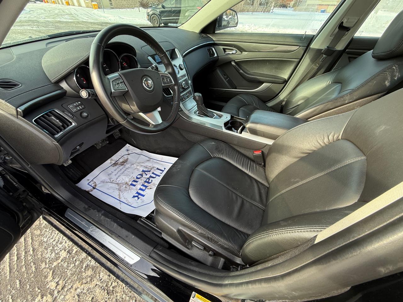 2011 Cadillac CTS RWD | LEATHER | SUPER LOW MILEAGE!! Photo16