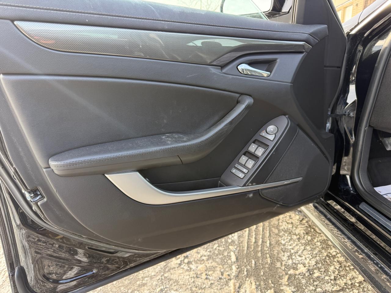 2011 Cadillac CTS RWD | LEATHER | SUPER LOW MILEAGE!! Photo18