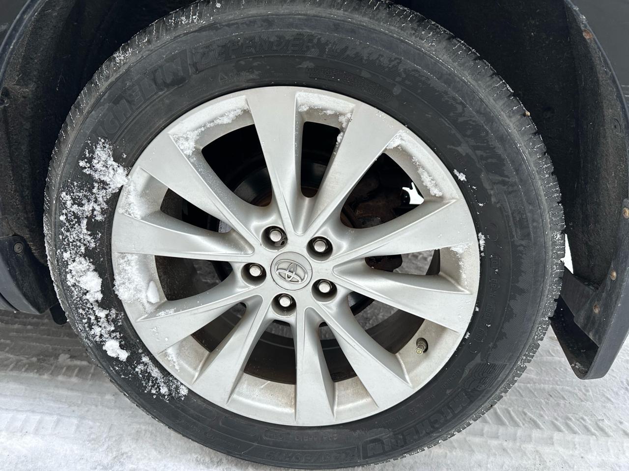 2013 Toyota Venza XLE AWD - Photo #5