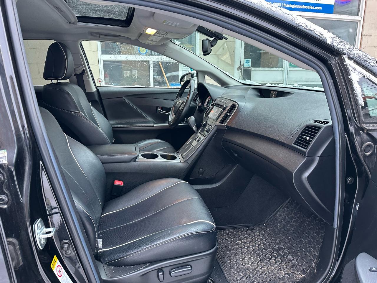 2013 Toyota Venza XLE AWD - Photo #8