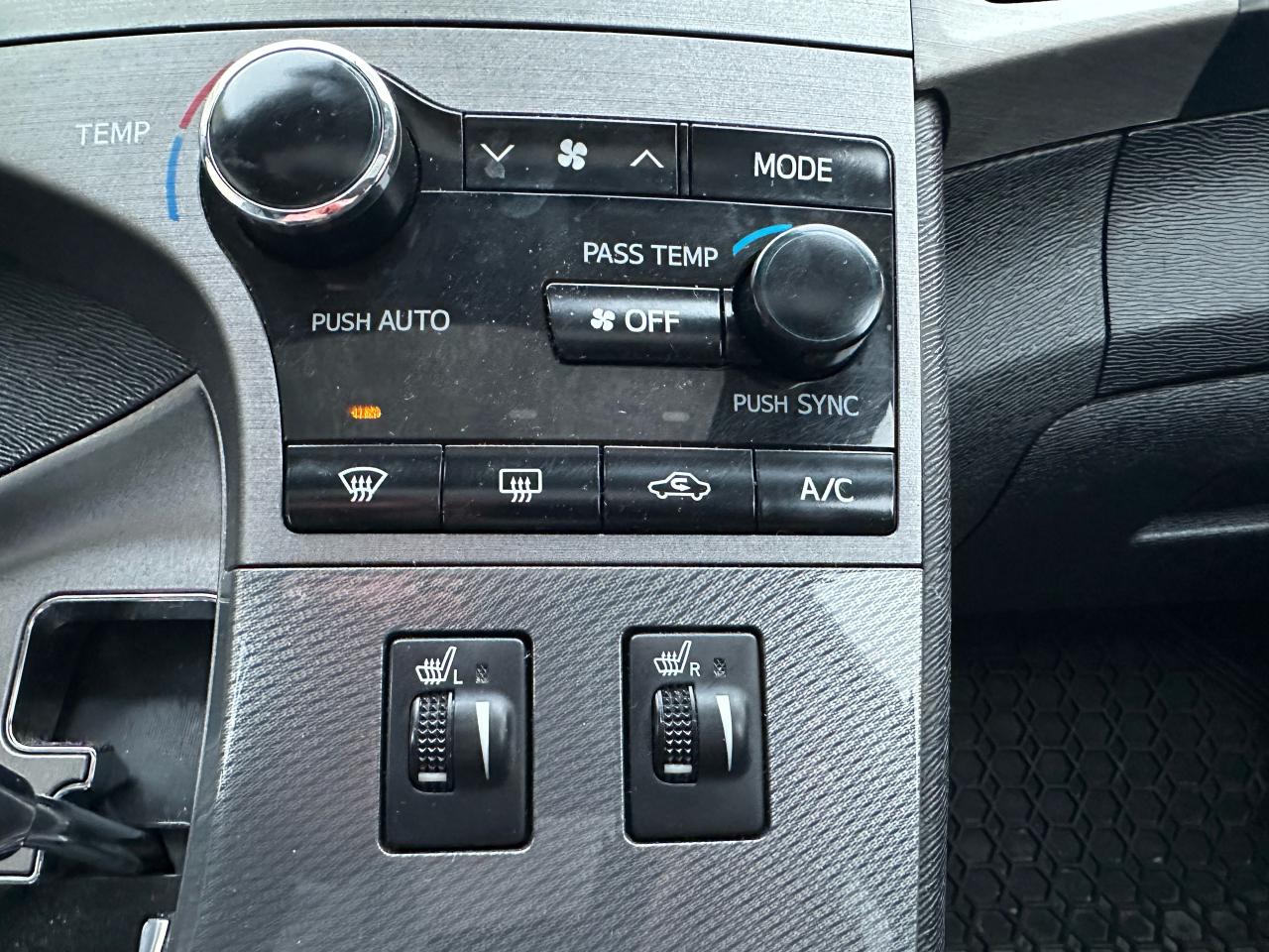 2013 Toyota Venza XLE AWD - Photo #10