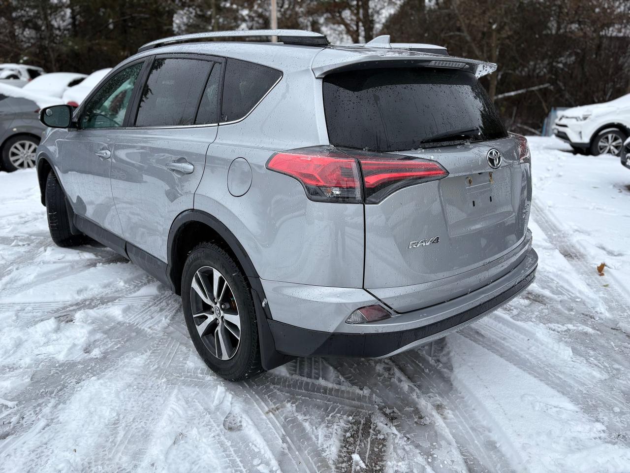 2018 Toyota RAV4 XLE,AWD,NO ACCIDENT HISTORY,SAFETY+WARRANTY INCLUD Photo3