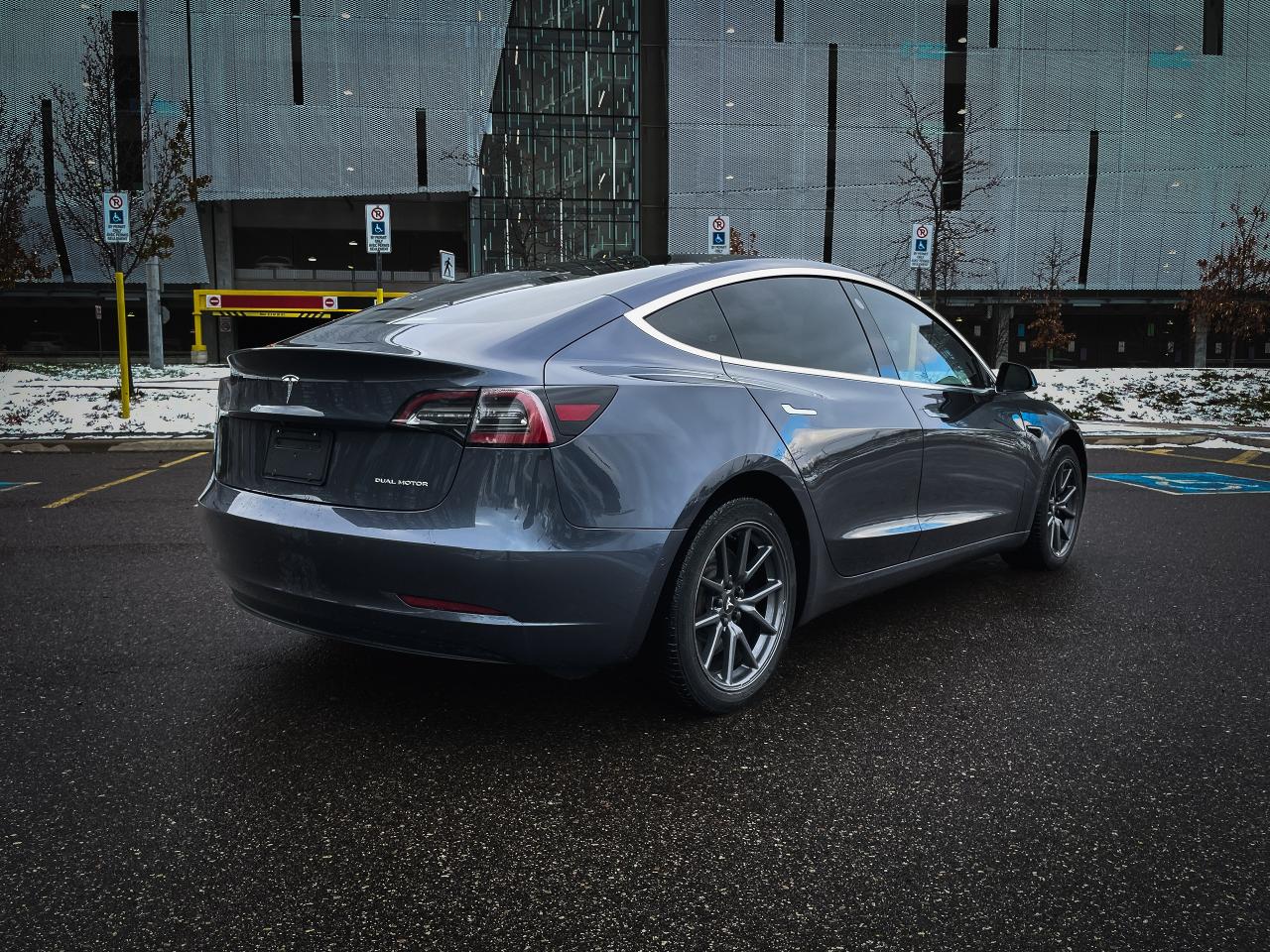 2019 Tesla Model 3 Long Range AWD | NO ACCIDENTS | CLEAN CARFAX | - Photo #8