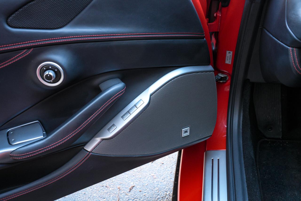 2019 Ferrari Portofino Convertible - Photo #15