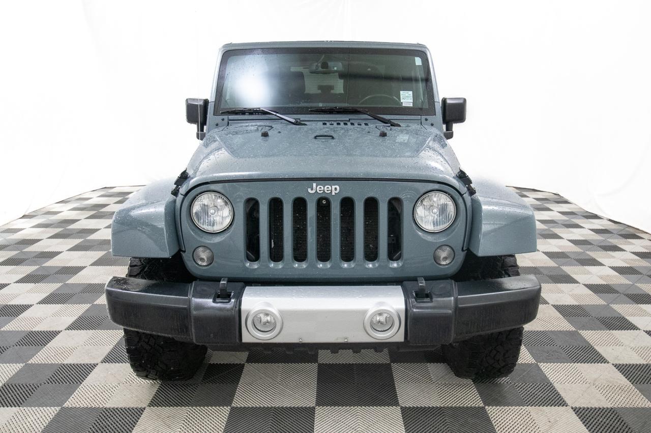 2014 Jeep Wrangler Sahara Photo3