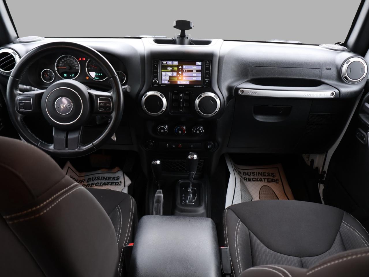 2017 Jeep Wrangler V6 UNLIMITED SAHARA 4WD CERTIFIED NAV BLUETOOTH CRUISE ALLOYS - Photo #10