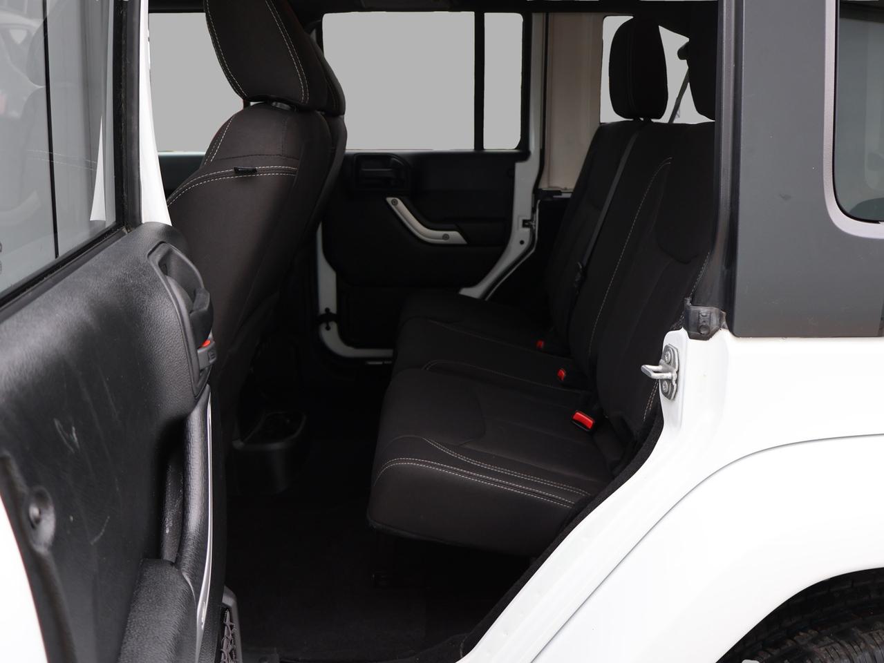 2017 Jeep Wrangler V6 UNLIMITED SAHARA 4WD CERTIFIED NAV BLUETOOTH CRUISE ALLOYS Photo