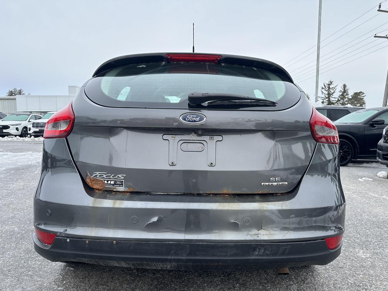 2015 Ford Focus SE Hatchback FWD Photo