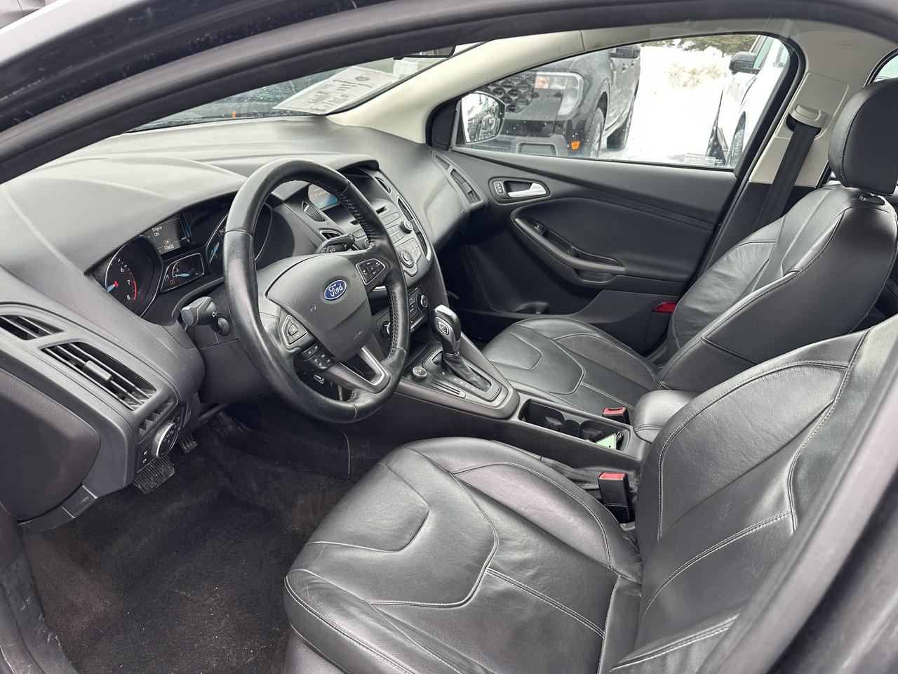 2015 Ford Focus SE Hatchback FWD Photo