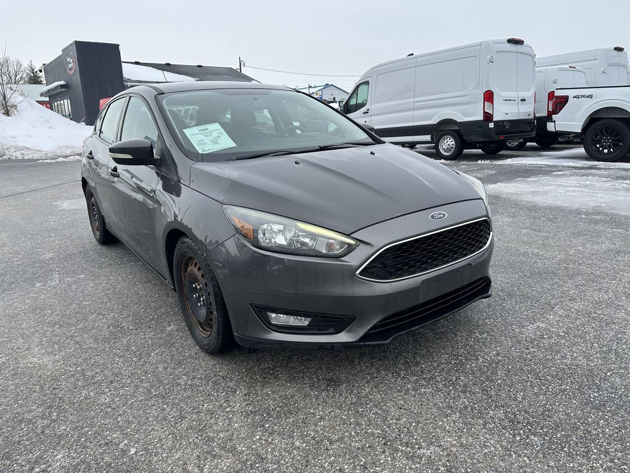 2015 Ford Focus SE Hatchback FWD Photo