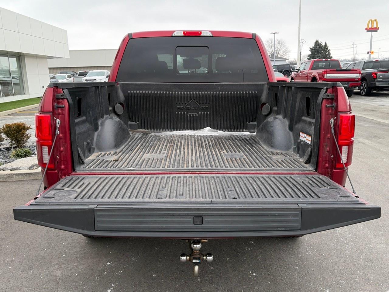 2019 Ford F-150 Lariat 4WD SuperCrew 5.5' Box Photo4