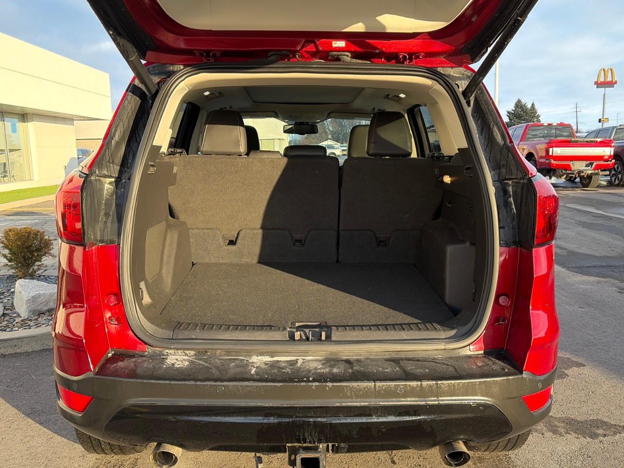 2019 Ford Escape Titanium 4WD Photo4
