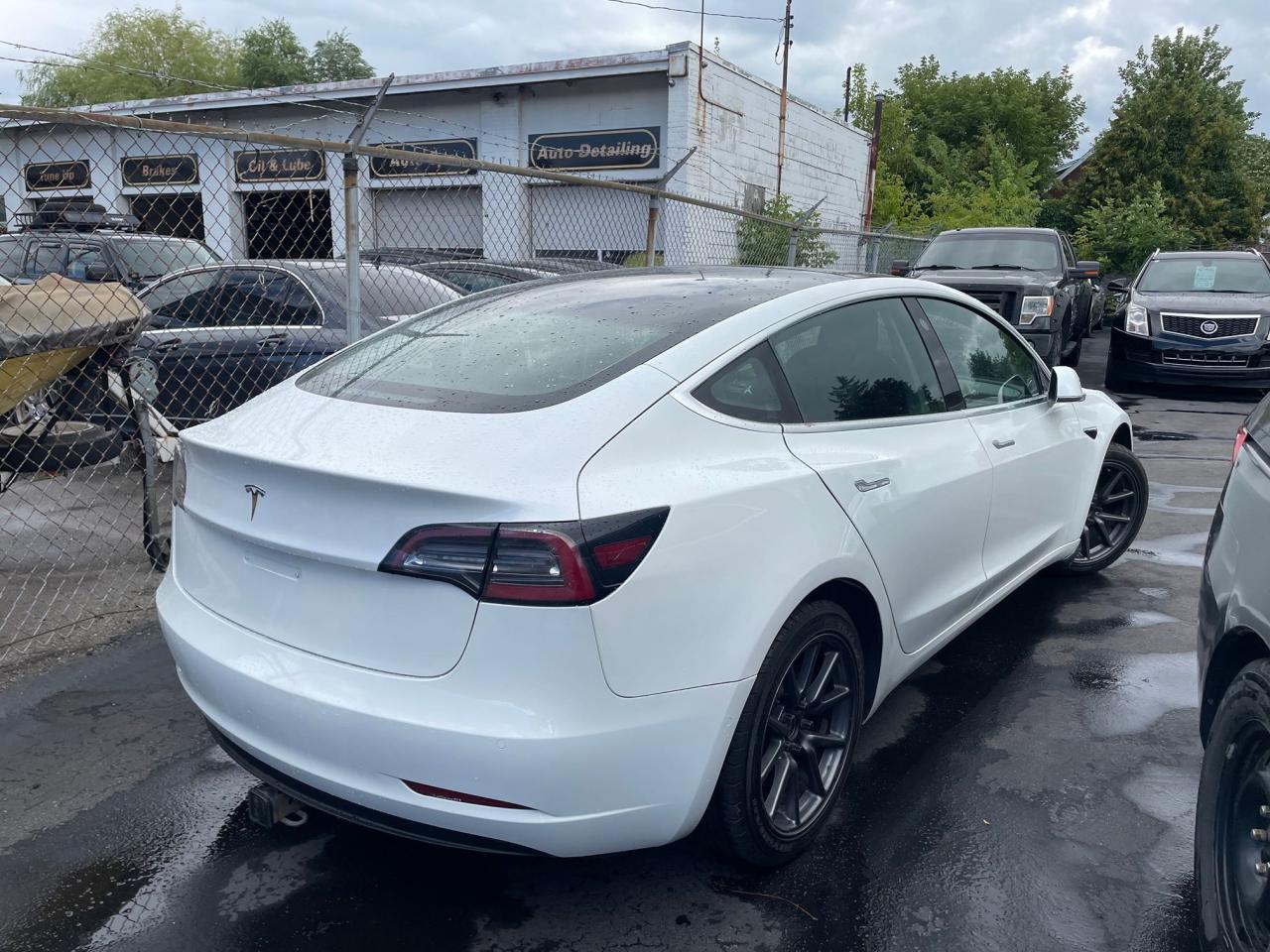 2020 Tesla Model 3 Standard Range Plus *TOW HITCH, NAV, BACKUP CAM* - Photo #4