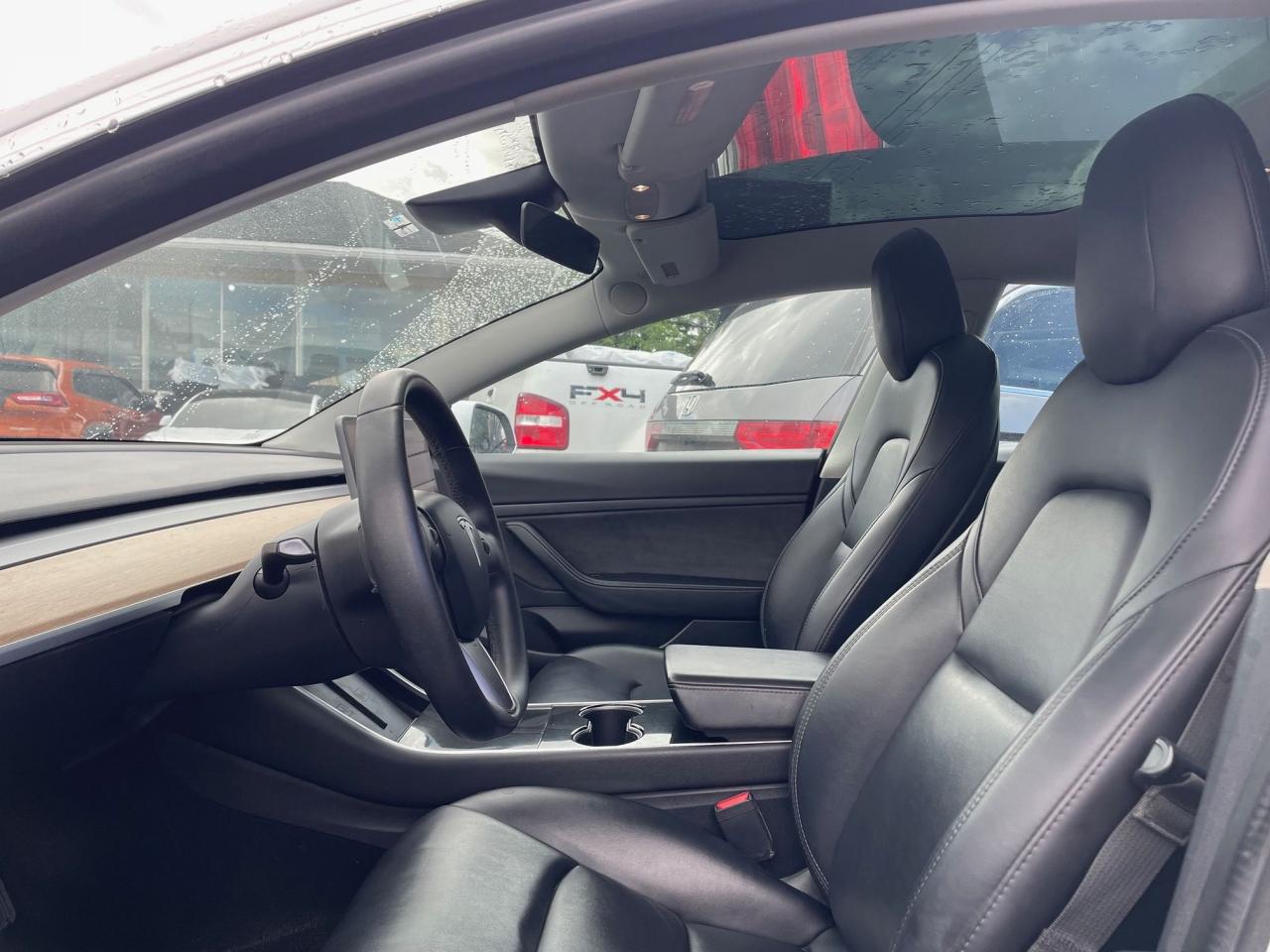 2020 Tesla Model 3 Standard Range Plus *TOW HITCH, NAV, BACKUP CAM* - Photo #7