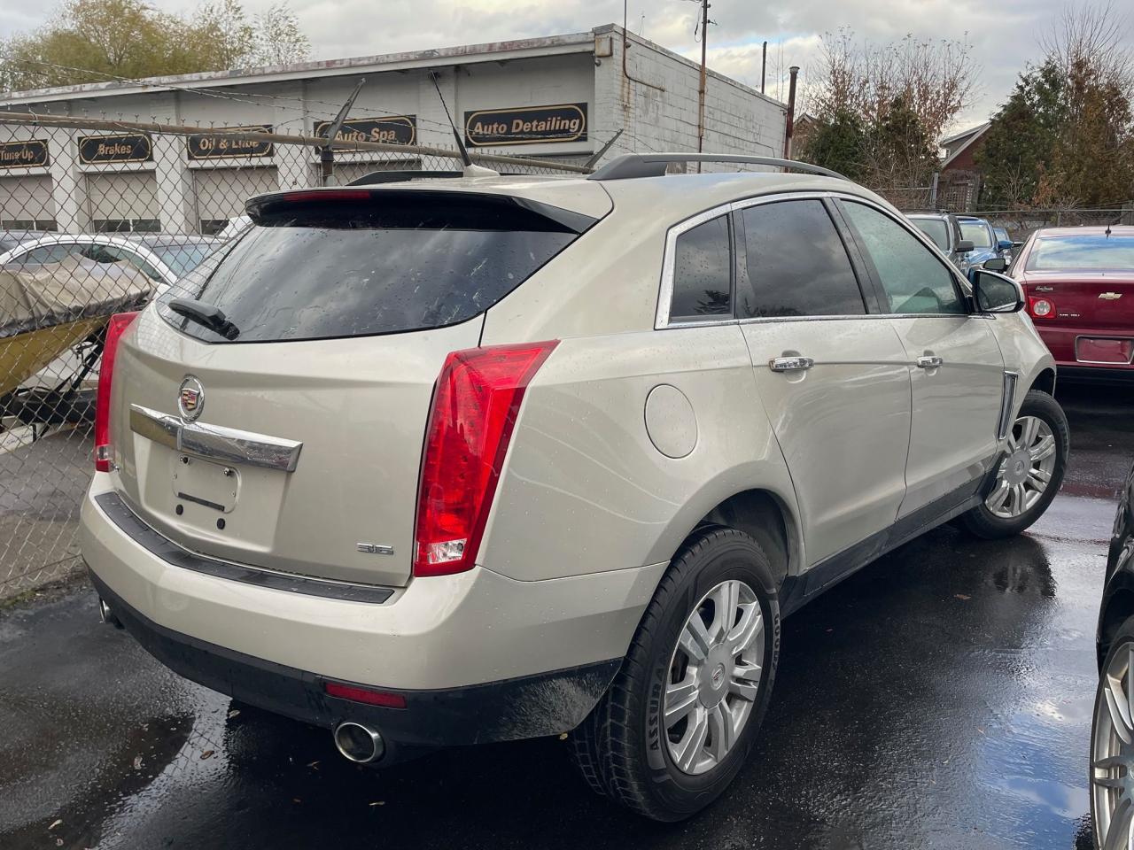 2013 Cadillac SRX Leather Collection *SAFETY,MOONROOF, HEATED SEATS* Photo3