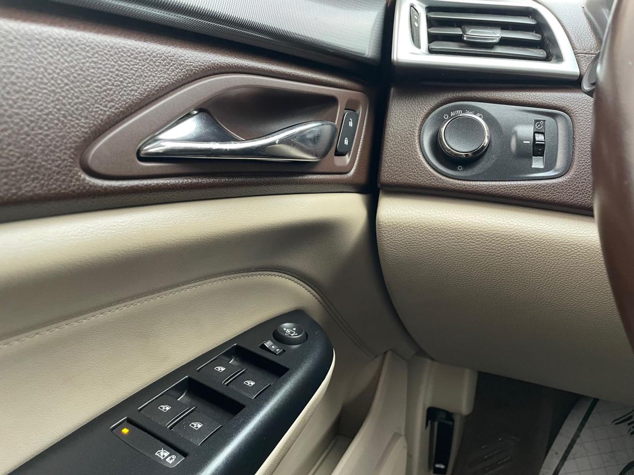 2013 Cadillac SRX Leather Collection *SAFETY,MOONROOF, HEATED SEATS* - Photo #10